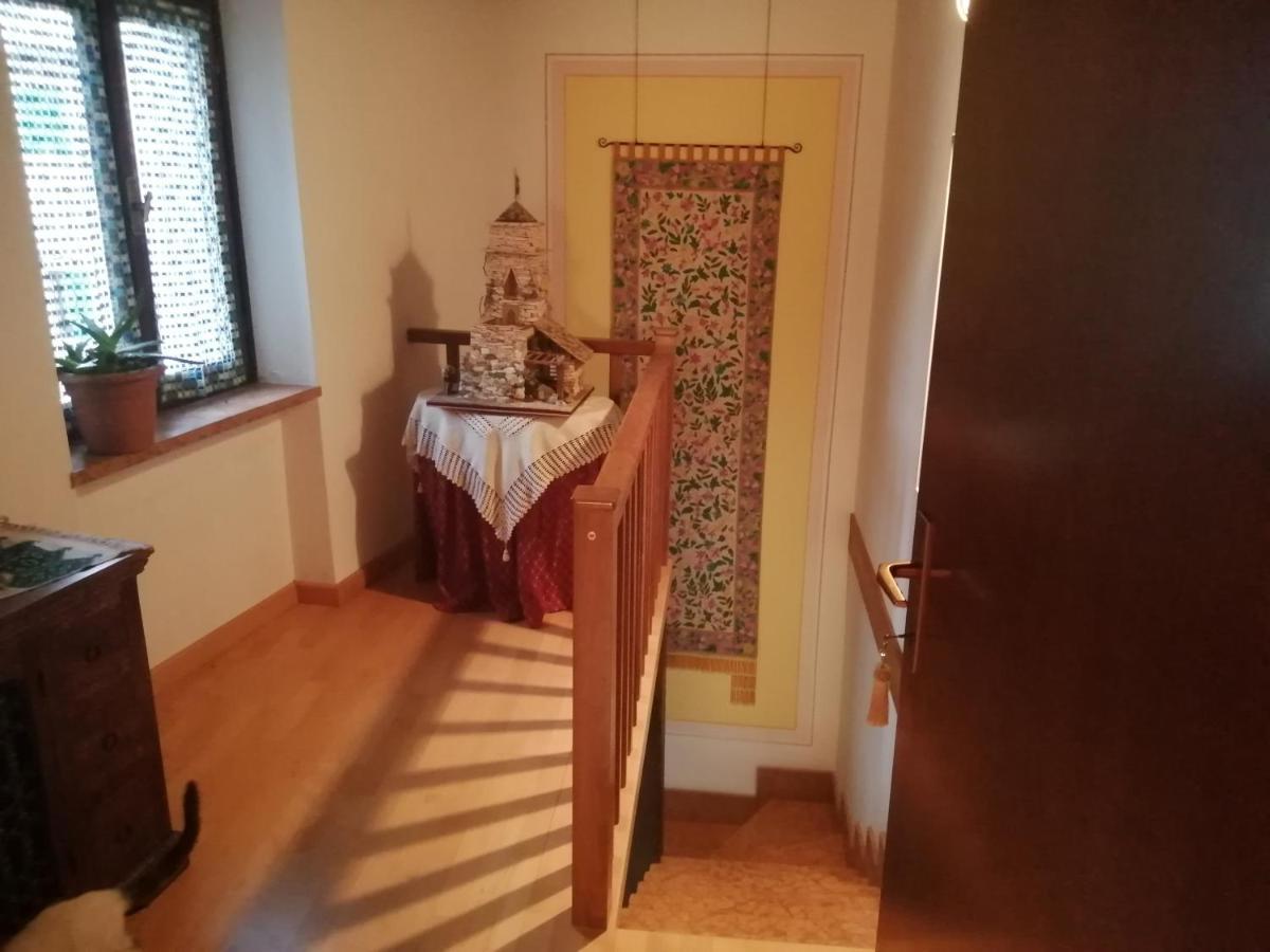 Beb Da Paolo Con Vista Lago San Zeno di Montagna Eksteriør bilde