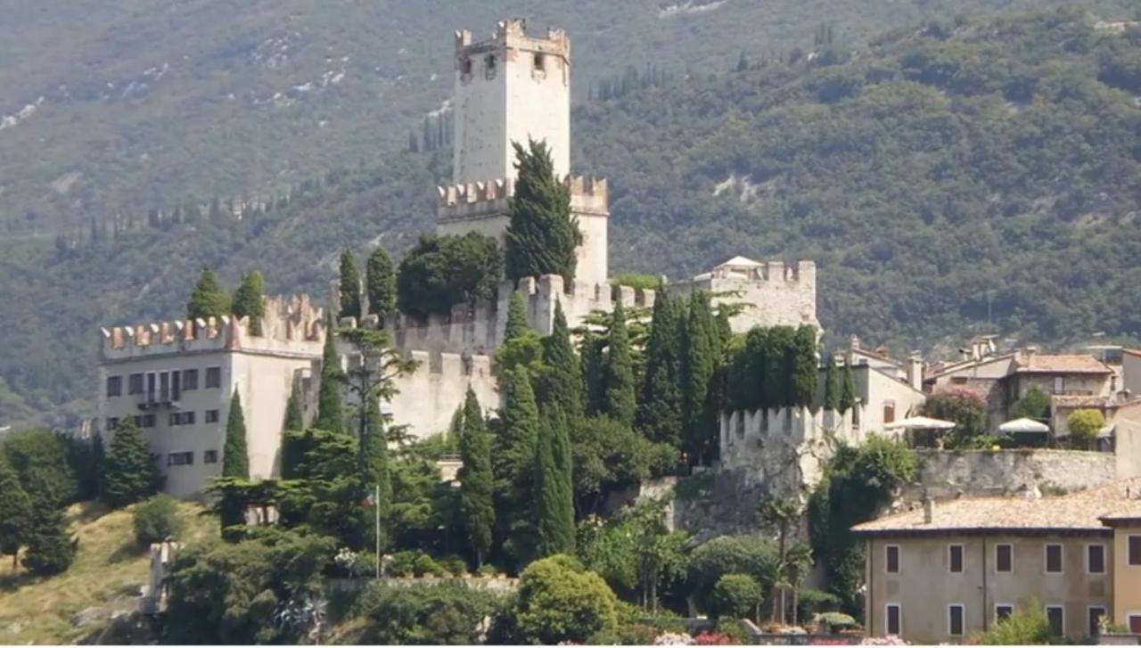 Beb Da Paolo Con Vista Lago San Zeno di Montagna Eksteriør bilde