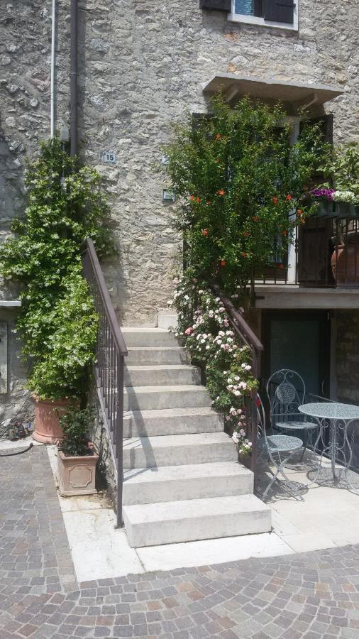 Beb Da Paolo Con Vista Lago San Zeno di Montagna Eksteriør bilde