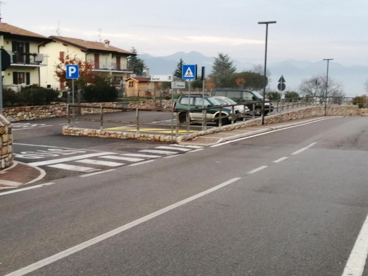 Beb Da Paolo Con Vista Lago San Zeno di Montagna Eksteriør bilde